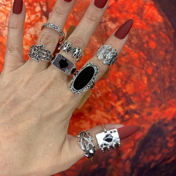 3/$10 NEW Boho Style Rings & MIDI
Rings Design Mix /silver tone BUNDLE NWOT - Picture 2 of 8